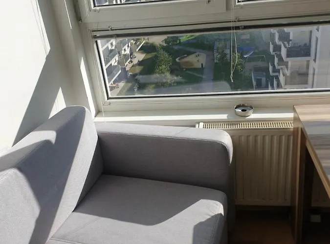 Διαμέρισμα Cozy Bright Penthouse Close To U1 And U6 Metros Βιέννη